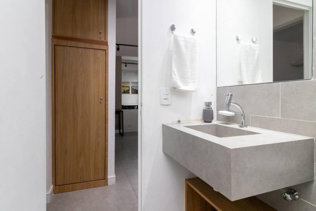 Apartamento Lindo Apto Reformado Ao Lado Do Allianz Pe0083 São Paulo